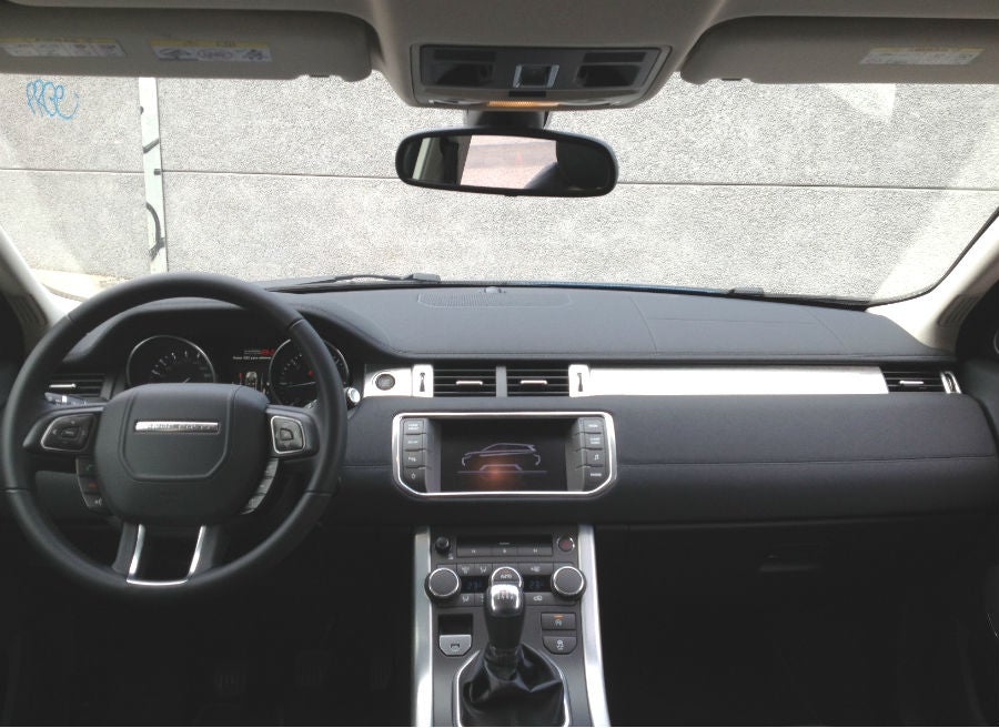 Range Rover Evoque El diseño del interior del Evoque es atrevido, contando además con materiales de calidad.