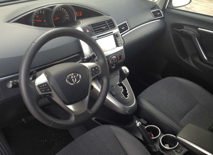 Toyota Verso Toyota ha apostado por el confort en el interior del Toyota Verso.