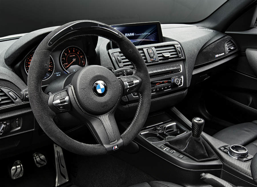 BMW Serie 2 M Performance El volante del BMW Serie 2 M Performance es de lo más espectacular del pack.