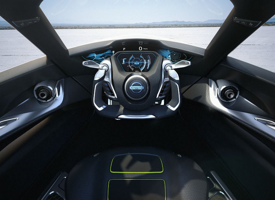 Nissan BladeGlider El interior del Nissan BladeGlider parece el de un avión de combate.
