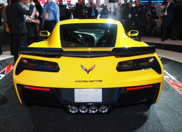 Chevrolet Corvette Z-06 La zaga del Corvette, con los cuatro tubos de escape juntos, sigue siendo su parte más espectacular.