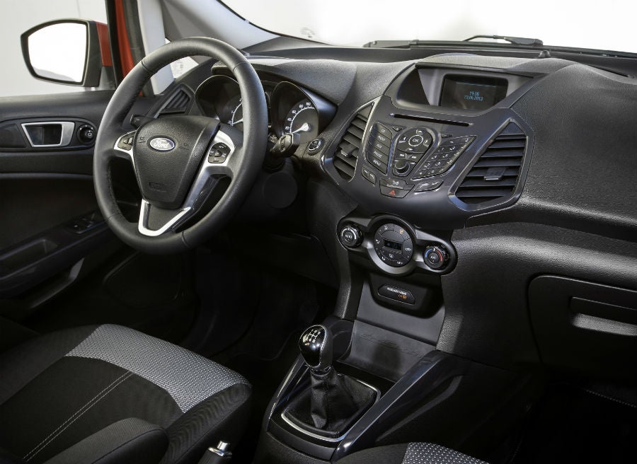 Ford EcoSport El Ford EcoSport presenta un equipamiento de serie muy completo.