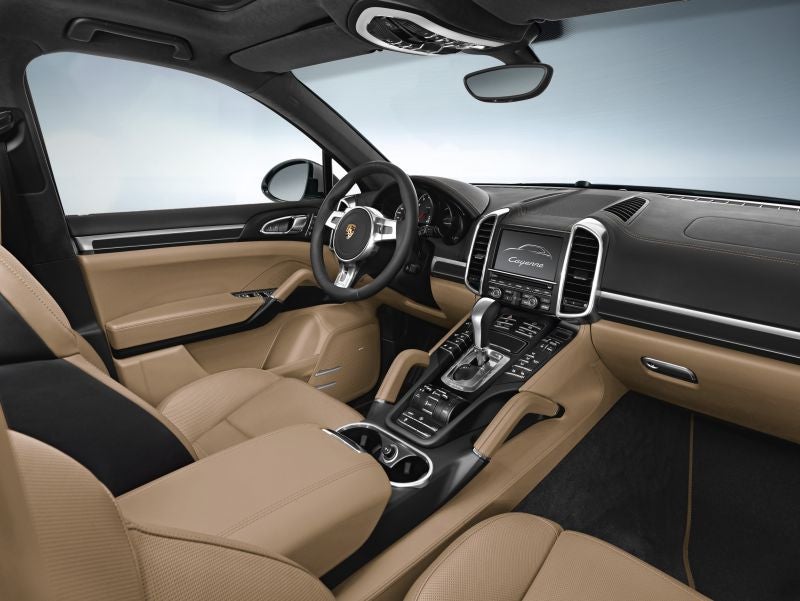 Porsche Cayenne Platinum Edition Así es el interior del Porsche Cayenne Platinum Edition.