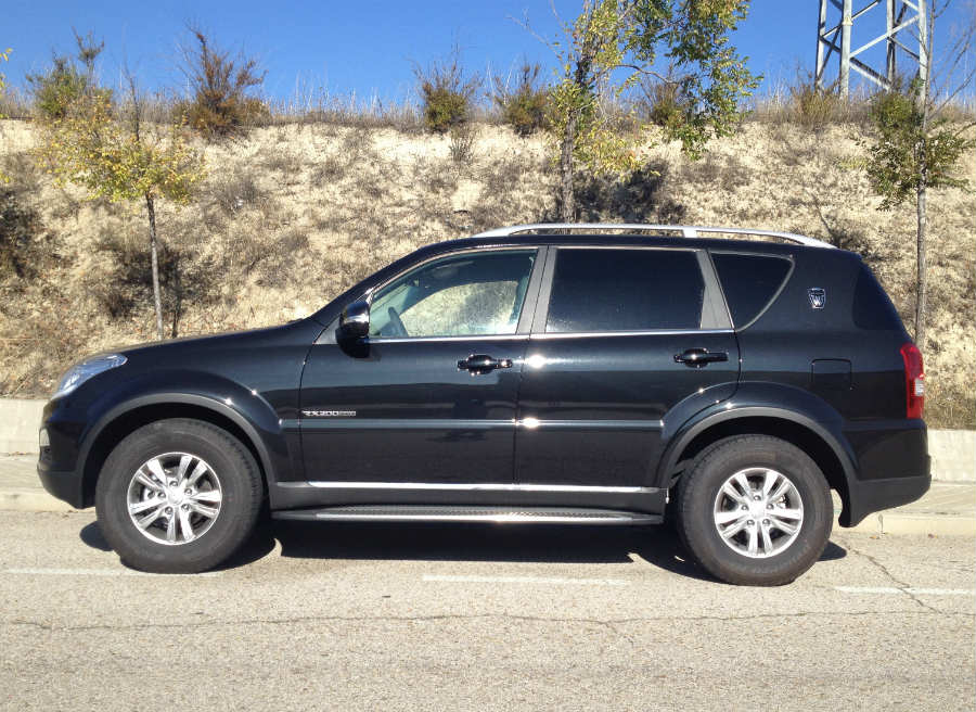 SsangYong Rexton Sobrio con un punto de elegancia. Así es el perfil del SsangYong Rexton.