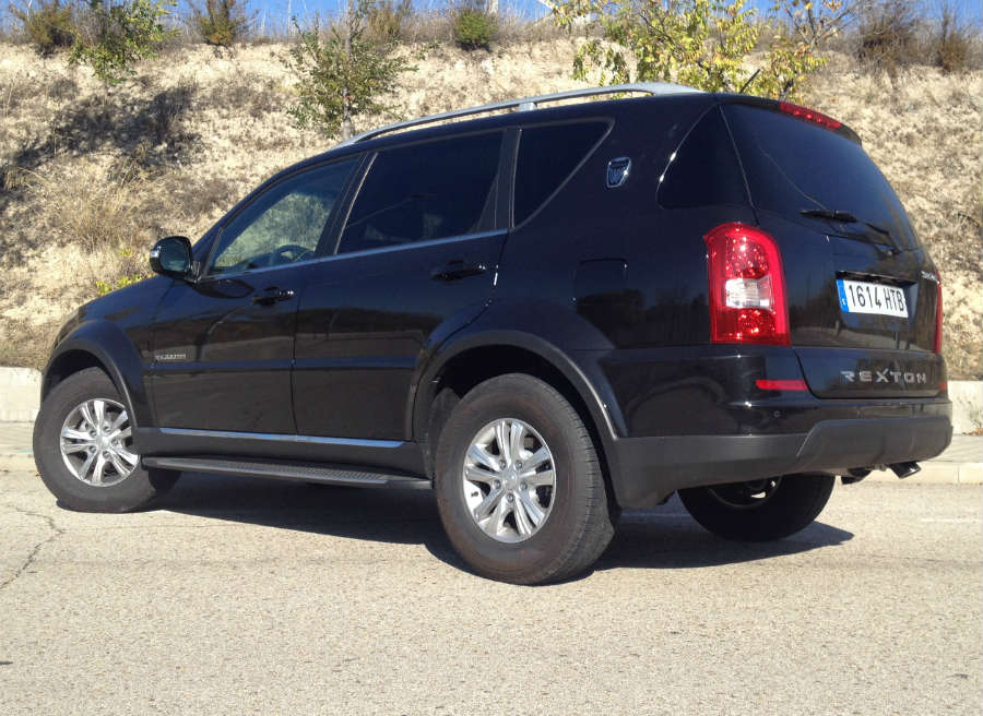 SsangYong Rexton El SsangYong Rexton ofrece cualidades off-road que otros SUV de siete plazas no pueden ni soñar.