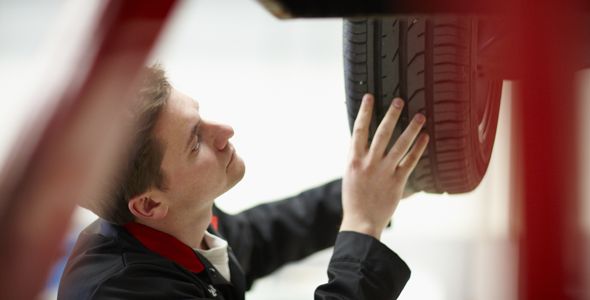 El 30% de los coches accidentados tiene los neumáticos en mal estado El 30% de los coches accidentados tiene los neumáticos en mal estado
