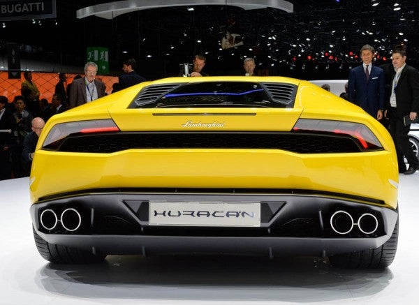 Lamborghini Huracán El precio del Lamborghini Huracán, impuestos aparte, es de 169.500 euros.