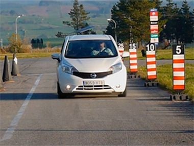 Vídeo prueba del Nissan Note 1.5 dCi 90 CV Tekna Premium 2013 Vídeo prueba del Nissan Note 1.5 dCi 90 CV Tekna Premium 2013