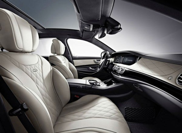 Mercedes S600 El interior del nuevo Mercedes S 600 destila clase por los cuatro costados.