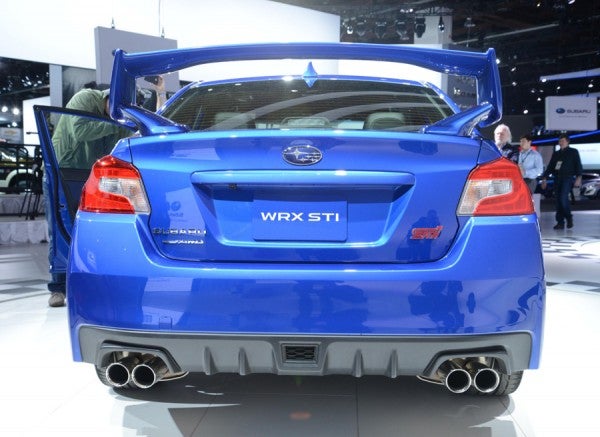 Subaru WRX STi La zaga del Subaru WRX STi impresiona por sus formas.