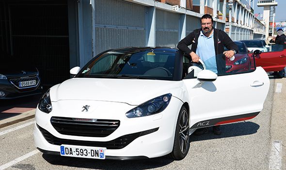 Probamos el Peugeot RCZ-R de 270 CV en su presentación en el Jarama Probamos el Peugeot RCZ-R de 270 CV en su presentación en el Jarama