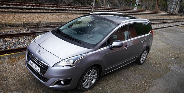 El renovado Peugeot 5008 eHDi 115 CV automático, a prueba El renovado Peugeot 5008 eHDi 115 CV automático, a prueba