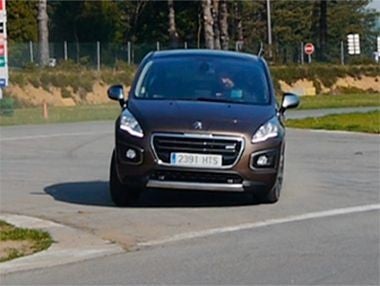 Vídeo prueba Peugeot 3008 Hybrid4 2014 Vídeo prueba Peugeot 3008 Hybrid4 2014