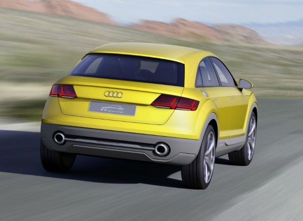 Audi TT offroad concept La vista de la zaga del Audi TT Offroad Concept es mucho más deportiva que la de cualquiera de los SUVs de la firma.