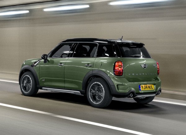 Mini Countryman El color verde de la carrocería que ves en esta fotografía es una de las novedades del Mini Countryman.