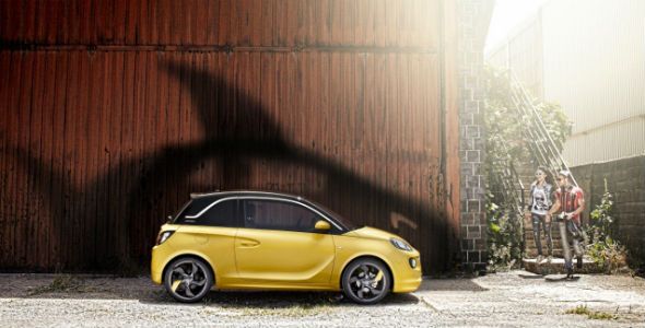 Hay un tiburón dentro del Opel Adam. ¡Encuéntralo! Hay un tiburón dentro del Opel Adam. ¡Encuéntralo!