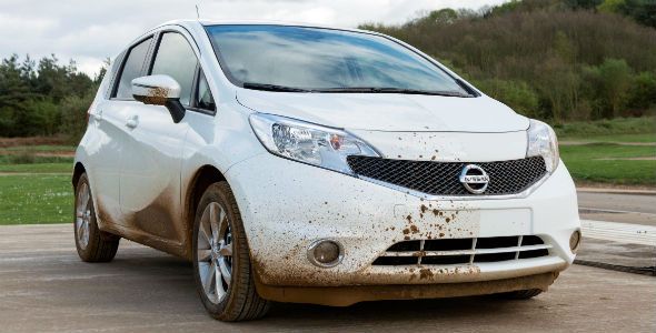 Nissan crea el coche que se lava solo Nissan crea el coche que se lava solo