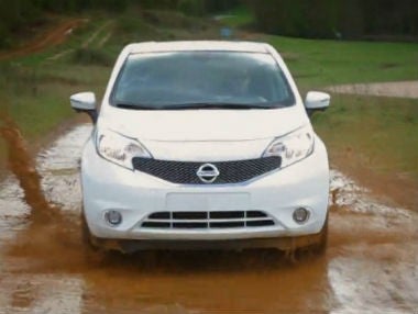 El coche que se lava solo, en vídeo El coche que se lava solo, en vídeo