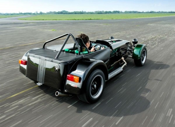Caterham Seven Kobayashi El Caterham Seven by Kamui Kobayashi cuenta con un motor de origen Ford de 125 CV.