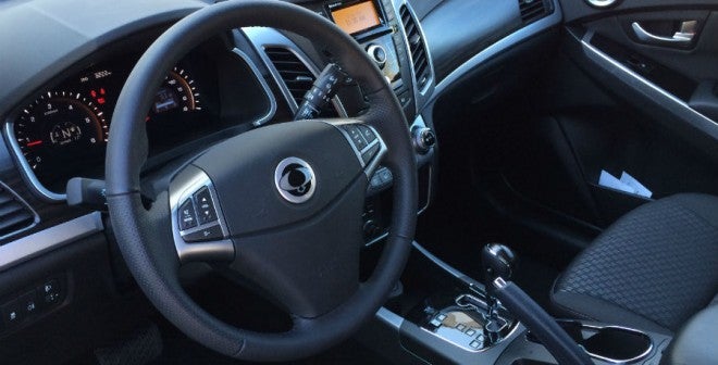SsangYong Korando El interior del SsangYong Korando combina luces y sombras en lo que a diseño se refiere.