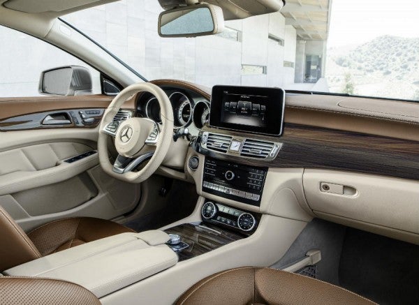 Mercedes CLS Algunos de los interiores del nuevo CLS siguen siendo clase y elegancia en estado puro.