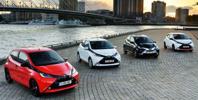 Toyota Aygo La imagen del Toyota Aygo varía sustancialmente según la combinación de colores elegida.
