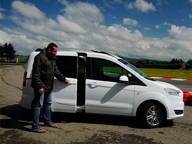 Vídeo prueba Ford Tourneo Courier 1.6 TDCi Titanium 2014 Vídeo prueba Ford Tourneo Courier 1.6 TDCi Titanium 2014