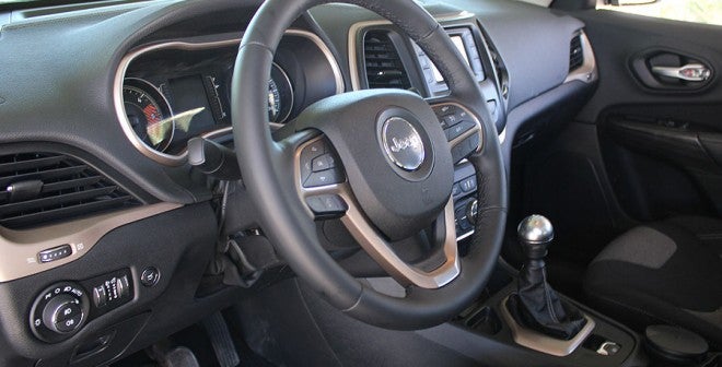 Jeep Cherokee Longitude 4x2 Jeep Cherokee Longitude 4x2
