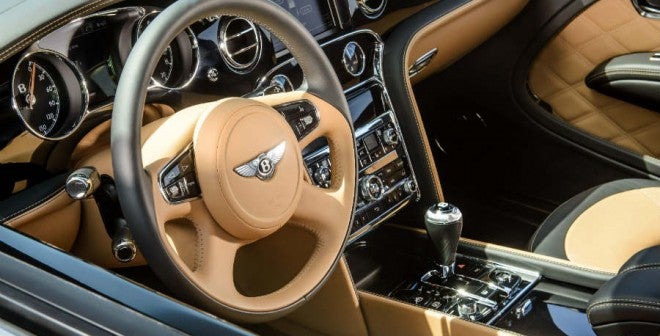 Bentley Mulsanne Speed El interior del Bentley Mulsanne Speed destila lujo por los cuatro costados.