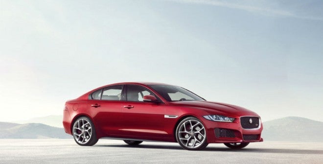 Jaguar XE El Jaguar XE puede contar con llantas de hasta 20 pulgadas.