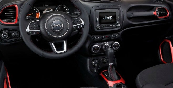 Jeep Renegade El interior del Jeep Renegade apuesta por la calidad y los buenos acabados.