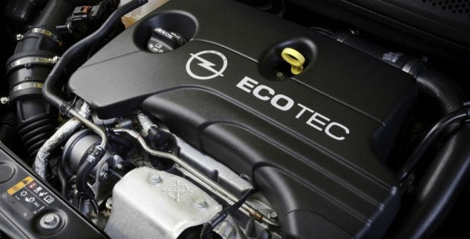Opel Adam Rocks El motor 1.0 Ecotec Turbo de Opel, ya sea en su variante de 90 o en la de 115 CV, es la opción más adecuada para el Adam Rocks.