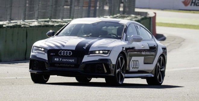 Audi RS7 El Audi RS 7 Piloted Driving Concept completó, sin nadie al volante, una vuelta en Hockenheim a ritmo de carrera.