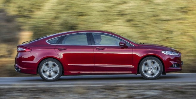 Ford Mondeo El nuevo Ford Mondeo es 10 centímetros más largo que el anterior.