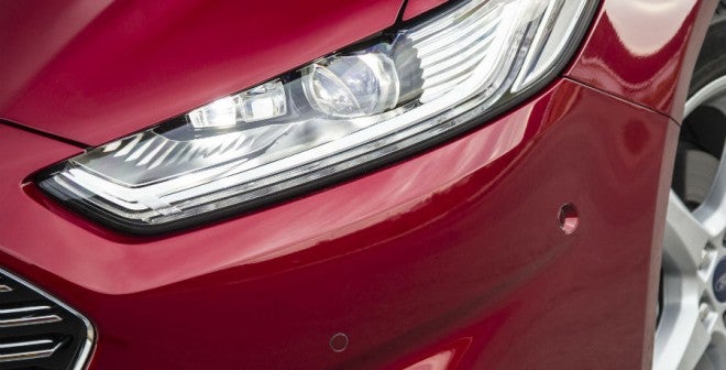 Ford Mondeo El diseño de las ópticas delanteras del nuevo Ford Mondeo es muy agresivo.