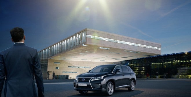 Lexus RX450h El Lexus RX 450h llega con una edición especial cargada de equipamiento.