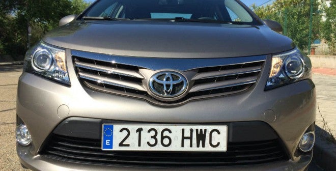 Toyota Avensis El frontal del Avensis transmite seriedad con un toque de agresividad. Una buena mezcla.