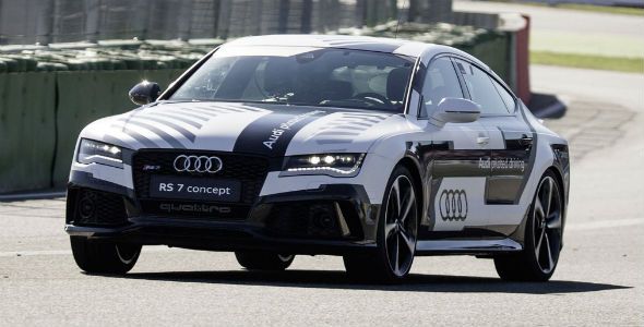 El Audi RS 7 bate récords ¡conduciendo solo! El Audi RS 7 bate récords ¡conduciendo solo!