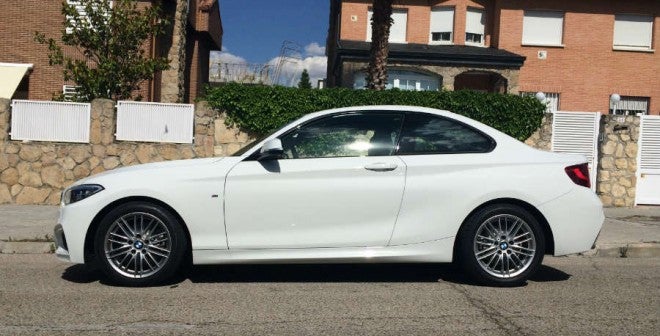 BMW-220i-Coupe Quizás unas llantas más agresivas habrían ayudado a aportar un plus de deportividad al paquete M del Serie 2 Coupé.