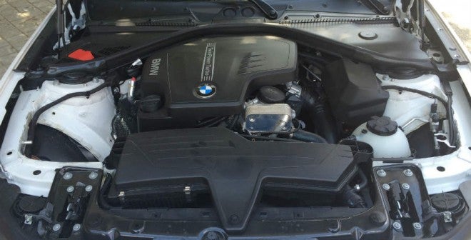 BMW-220i-Coupe El BMW 220i Coupé cuenta con un motor turbo de 2 litros y 184 CV de potencia.