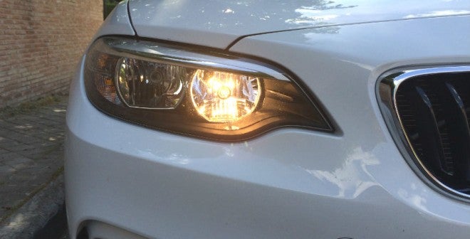 BMW-220i-Coupe La ausencia de LEDs se nota en esta unidad del BMW Serie 2. Uno se acostumbra a lo bueno rápido...