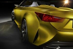 Las ópticas traseras del Lexus LF-C2 Concept dibujan varias 'eles'.