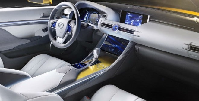 Lexus LF-C2 El interior del Lexus LF-C2 Concept es razonablemente realista, a pesar de tratarse de un prototipo.
