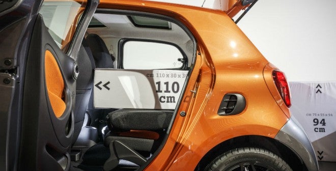 Smart ForFour Las puertas traseras del Smart ForFour se abren más de lo habitual, facilitando el acceso a esta zona del coche.