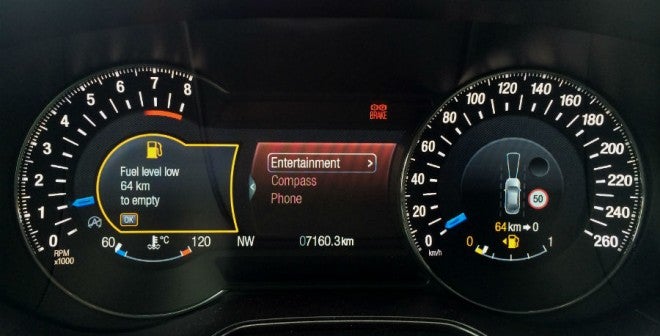 Ford-Mondeo-SW El cuadro de mandos del nuevo Mondeo cuenta con un diseño de lo más atractivo.