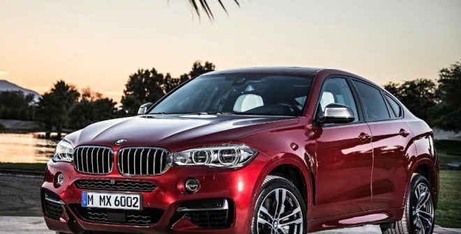 BMW X6 El BMW X6 une perfectamente todas las características de un SUV y de un Coupé.