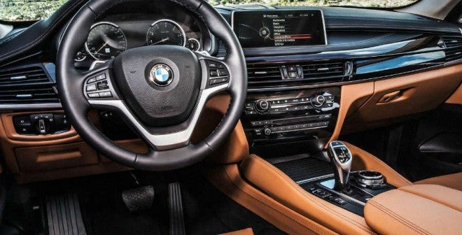 BMW X6 BMW ha apostado por la calidad en el interior del nuevo BMW X6.