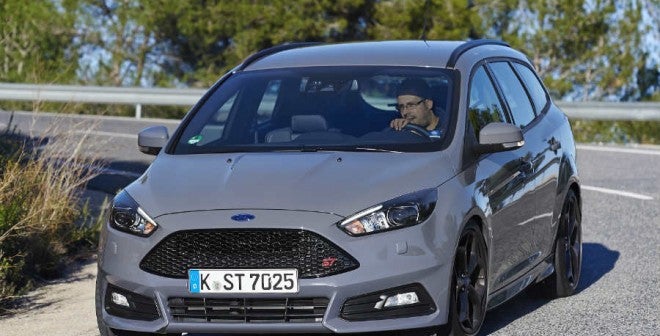 Ford Focus ST La versión familiar del Ford Focus ST no tiene nada que envidiar en cuanto a comportamiento dinámico a la berlina.