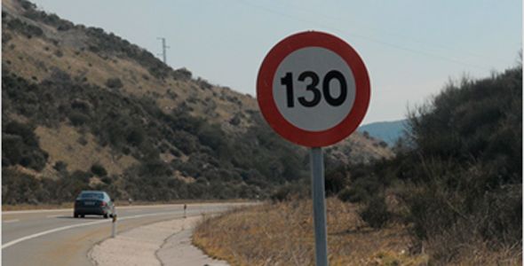 El RACE propone subir el límite a 130 km/h El RACE propone subir el límite a 130 km/h