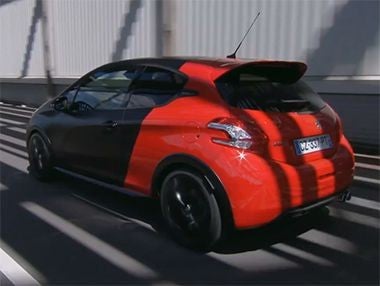 Así se termina a mano el Peugeot 208 GTi 30th aniversario Así se termina a mano el Peugeot 208 GTi 30th aniversario